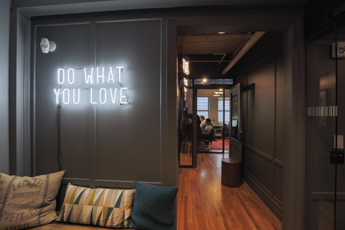 "Don't waste your life doing something you don't love." Great advice, <a href="/CreativeLive/">CreativeLive</a>! #TGIM we.co/1R1JlGg#prclt-…