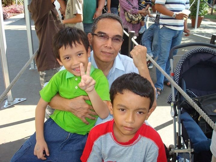 r_haanz's tweet photo. Waktu masih kecil https://t.co/yg15MUE00a