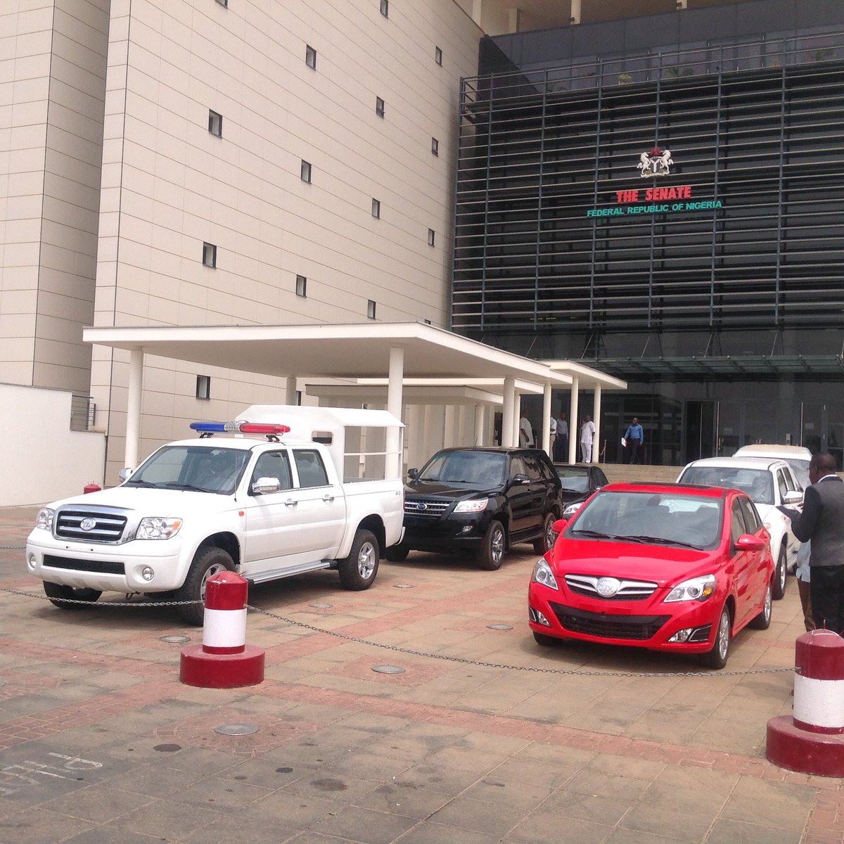 innosonvehicles's tweet photo. Innoson Motors live @ the Senate of the Federal Republic of #Nigeria @NGRSenate @benmurraybruce  #MadeInNigeria https://t.co/LSEG6FQvao