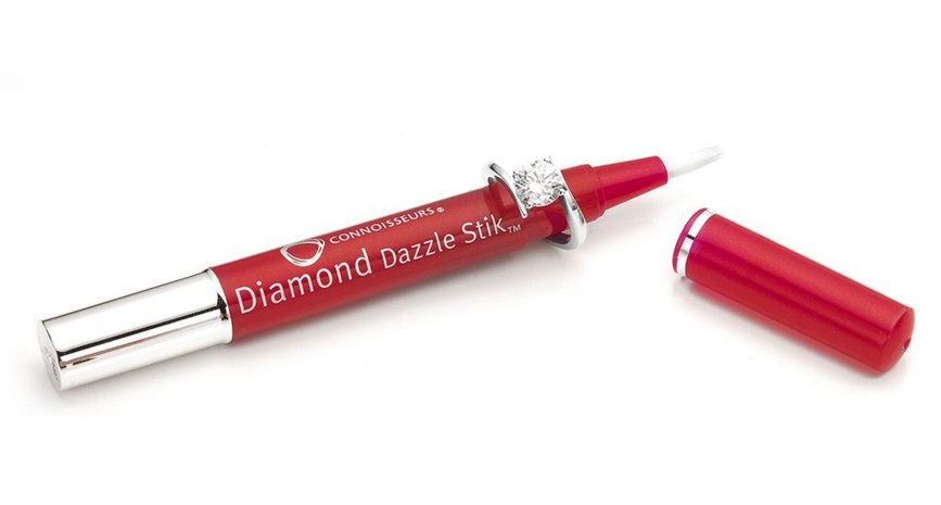 UK_Connoisseurs's tweet image. #FreebieFriday #WIN a Dazzle Stick! RT and follow! Who is your favourite Jeweller? #Jewellery #JewelleryCleaning