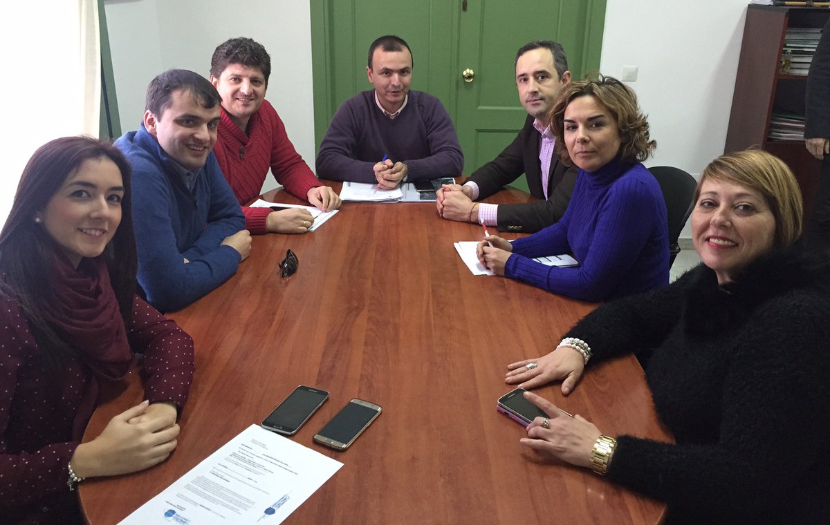 PSOEdipmlg's tweet photo. .@PSOEMalaga pide a @DiputacionMLG que fomente el #empleo #joven en municipios < 25.000 hab. https://t.co/Cl1oa4dzNu https://t.co/hOx3aiIySX