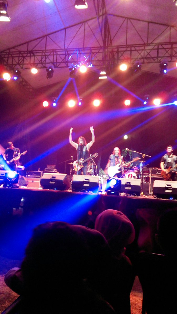 Bg roy luar biasa pnampilan ny kmren mlm d duri..salam jecofox duri,