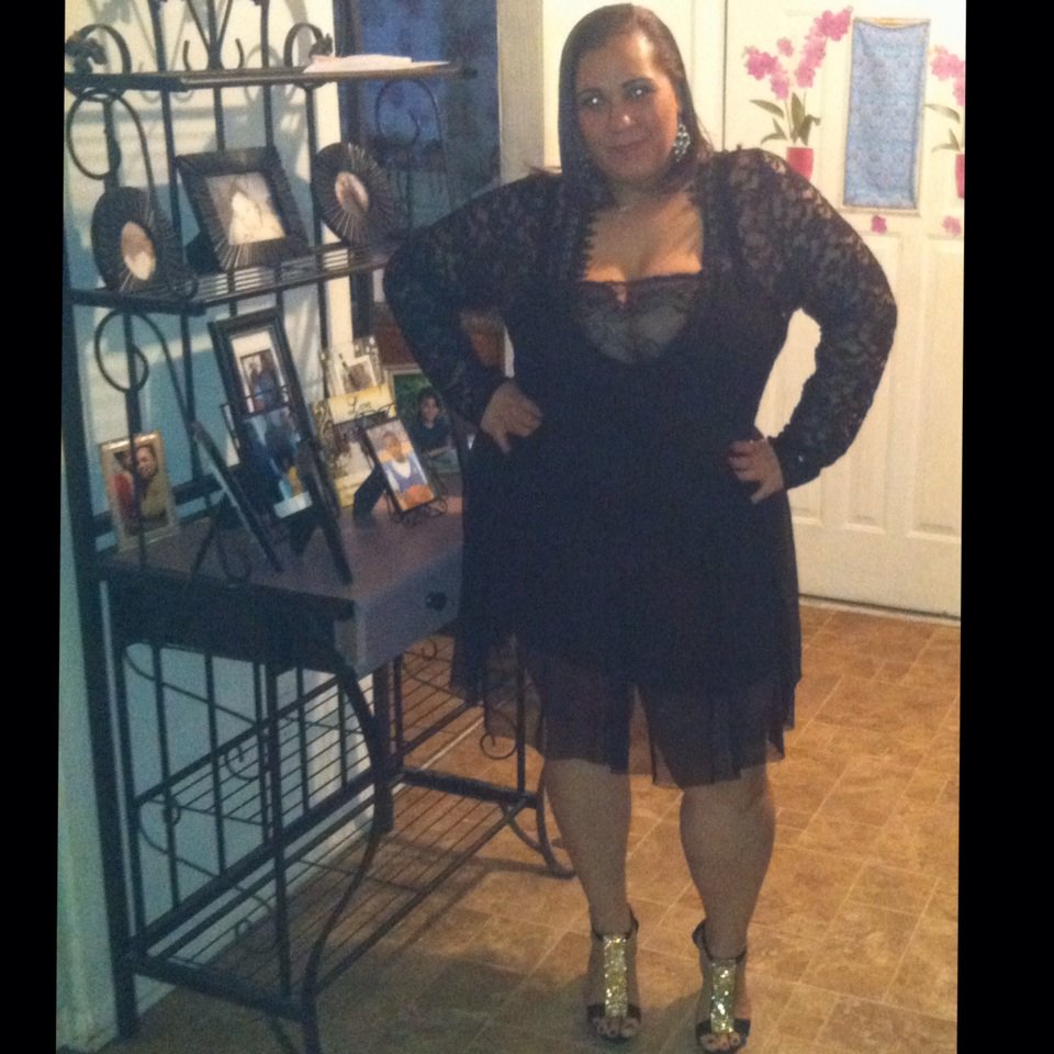 shauntex5's tweet photo. 6 1/2 months pregnant &amp; poppin on Valentines Day, my favorite holiday https://t.co/igLnMy4afk