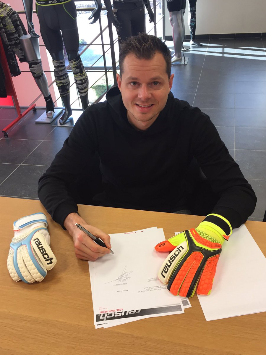 katrienmaris's tweet photo. Steppe Kenny tekende een contract met Reusch tot 2019! Welkom bij Reusch Kenny! 👍🏻💪🏻 @reuschbrand @ESSEVEELIVE https://t.co/2S1EYhTcFV