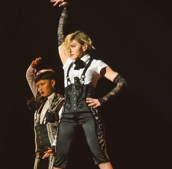 Madonna32931124's tweet image. Live in tokyo #2show #rebelhearttour ❤