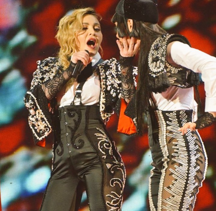 Madonna32931124's tweet image. Live in tokyo #2show #rebelhearttour ❤