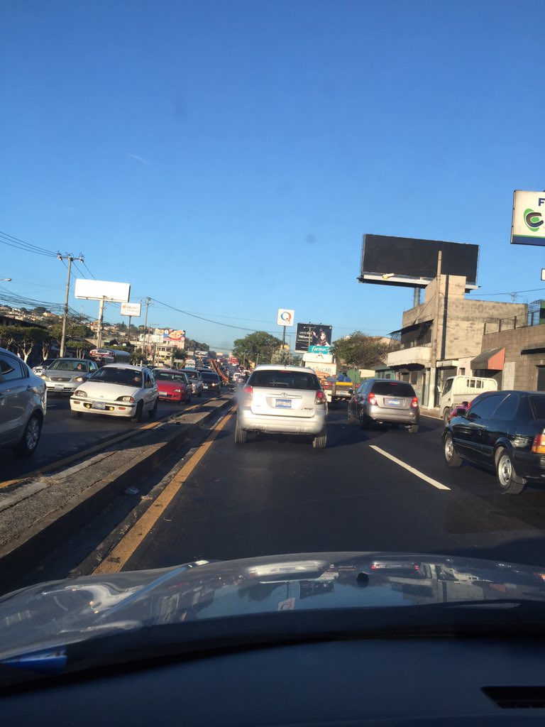 fewimondi's tweet photo. Trafico lento en ambos carriles en los proceres. https://t.co/PabNs0kaFS