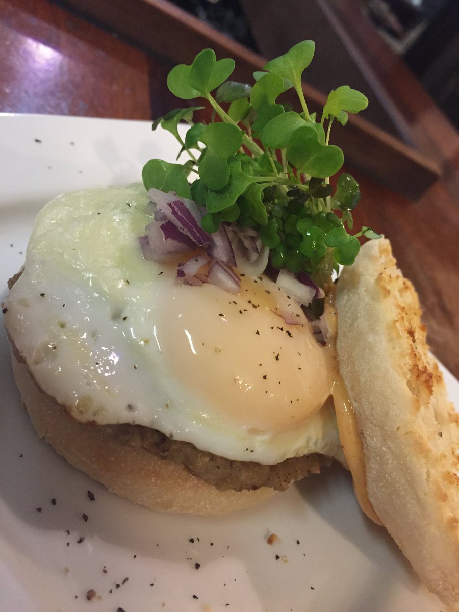 BLOCCoffeeCo's tweet photo. BREAKFAST EVERY DAY.
Get pumped.
#waterfields
#eggs
#englishmuffins
#breakfast
#food https://t.co/rppzLclUh1