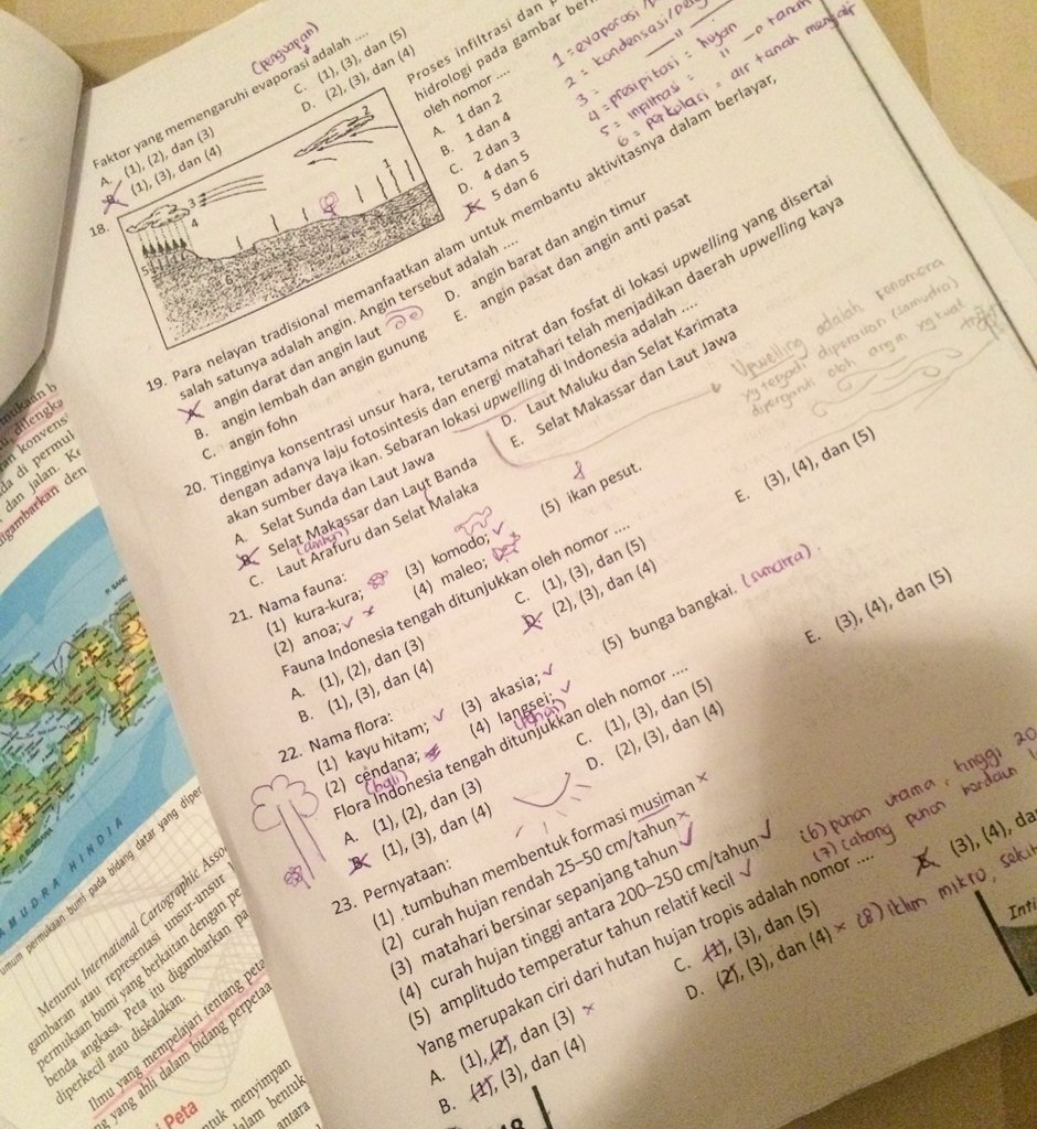 awal-awalnya masih rapi, kebelakangnya udah mulai berimajinasi😂 btw, makasih lho udah semangatin gaby tadi <3