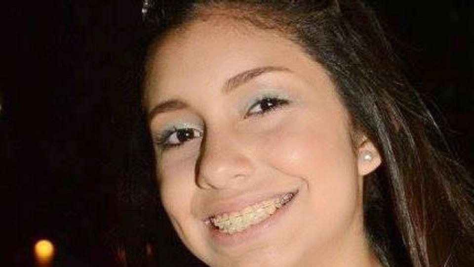LANACION's tweet photo. Buscan a una adolescente de 15 años que desapareció ayer. Compartí y ayudá a encontrarla. https://t.co/M7uHgxDHKY https://t.co/FsmBFwsZN1