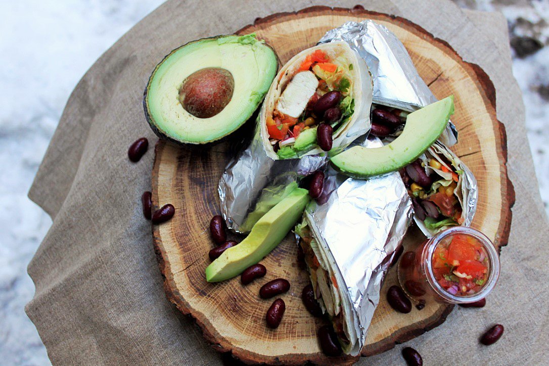 Šonedēļ īpašais piedāvājums - wraps ar vistu un mūsu gardo salsu. Sātīgs, veselīgs un galu galā - ērts ēdiens :)