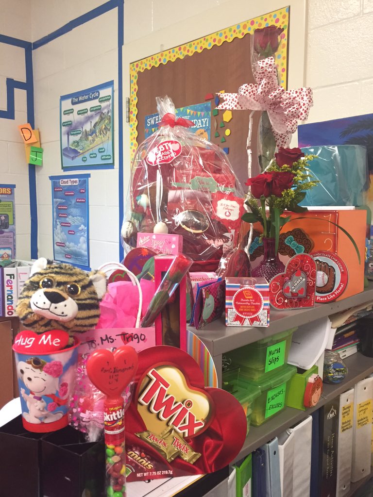 mrtrigo81's tweet photo. Lots of Loveβ€οΈ #3rgrade #February https://t.co/iI4PbRiqj4