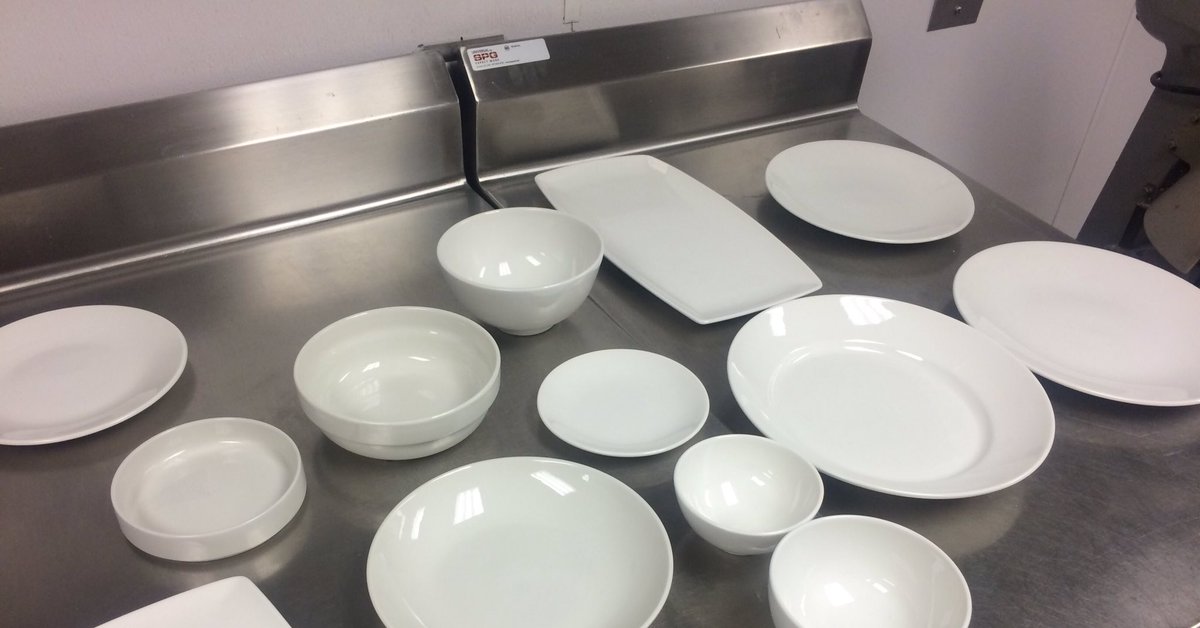 DieboldNeal's tweet photo. Picking plates.... Boring white. Need more color! #plateware #restaurant #truecooks #color https://t.co/hX5hYLgoIs