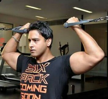FarjanaEla1's tweet photo. @YashhD_FC Yeah.Be kool and just see who is he 👉@Yash_Dasgupta💪💪 #FilmyPackForSixPack @DebishreeG @basu_samata https://t.co/N2QeJd4y07