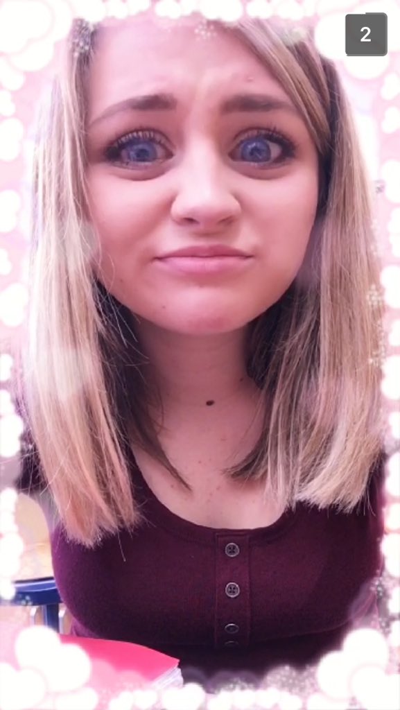 racheloffline's tweet photo. #FriendBoost dedicated, adorable, fledgling who is very sweet and beautiful https://t.co/dqEVEF3rte