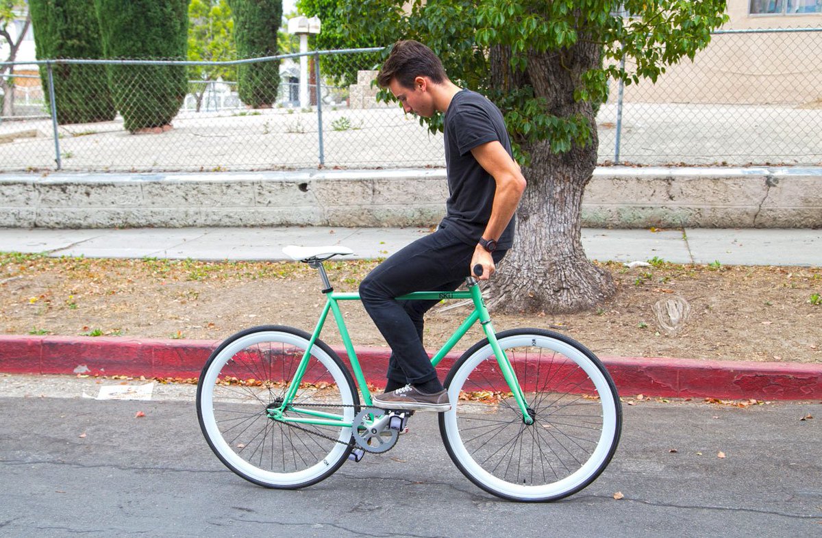 6kubikes's tweet photo. Monday morning shenanigans #6ku https://t.co/BKf5FQmDMd