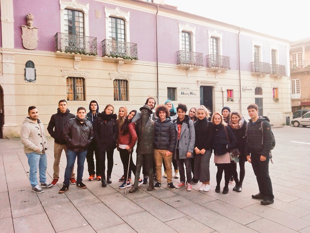 ESNVigo's tweet photo. Hoy tuvo lugar un city tour a los nuevos #erasmus del campus de #Pontevedra. #ESNWelcomeDays #THISisESN #ESNVigo https://t.co/ZCDOQ47E1O