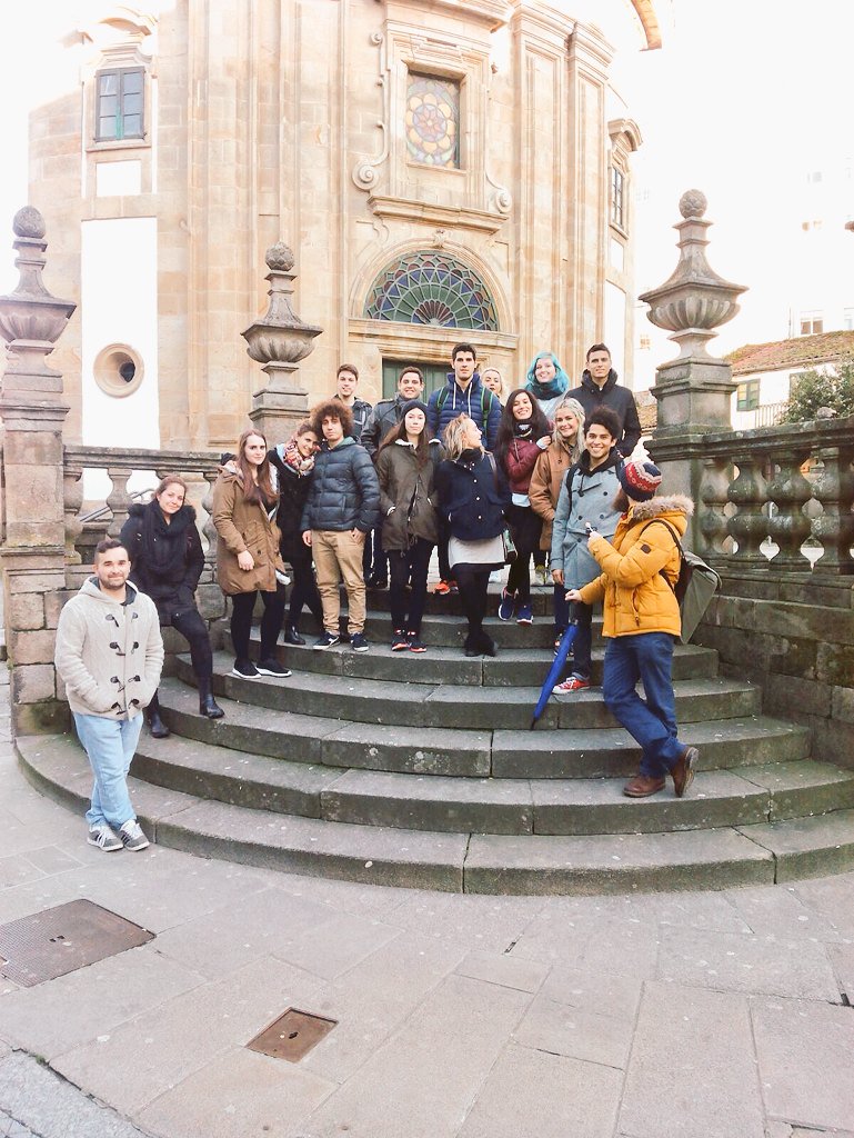 ESNVigo's tweet photo. Hoy tuvo lugar un city tour a los nuevos #erasmus del campus de #Pontevedra. #ESNWelcomeDays #THISisESN #ESNVigo https://t.co/ZCDOQ47E1O