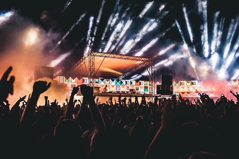 Jesus christ 😦 #dekmantel have just released their 2016 festival lineup: Jeff Mills, Moodymann, Dixon, Randomer, Kr…