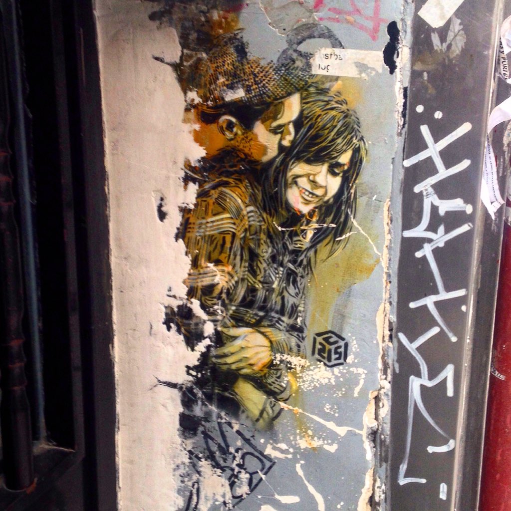 _victorfuertes's tweet photo. Últimamente salgo de #SafariUrbano por Madrid y me encuentro cosas como esta... // #c215 #CazandoGraffitis https://t.co/InBUrxQ4A8