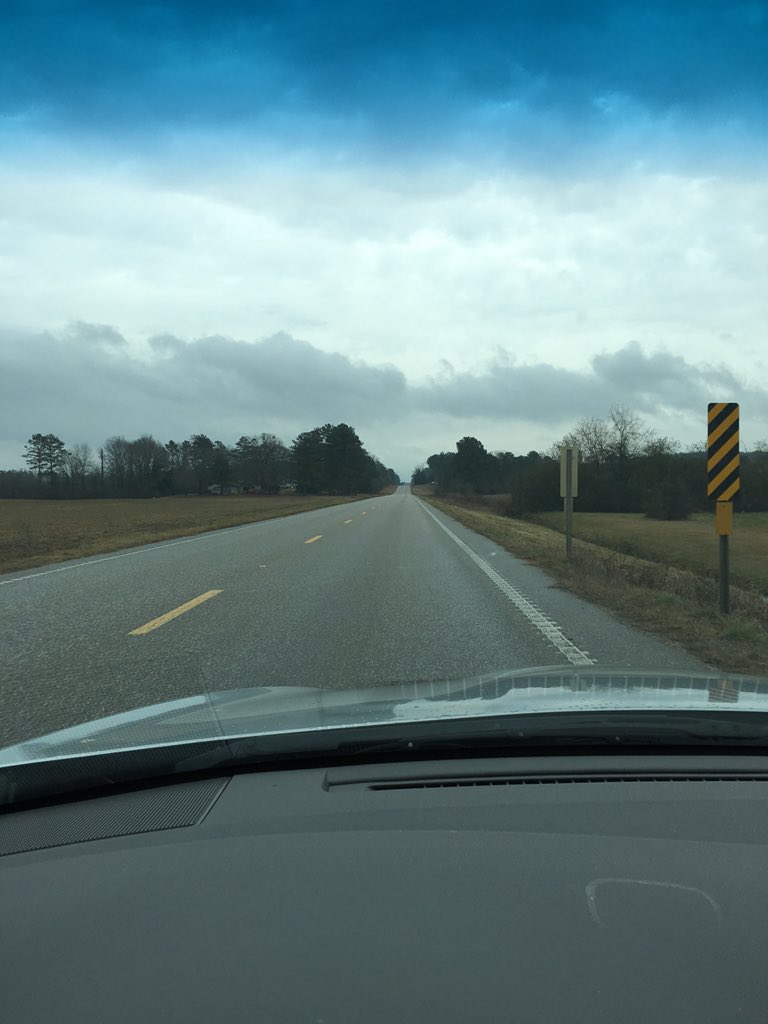 _aintlifegrand's tweet photo. Nothing like a good ol' Alabama country road to clear your mind...#Alabama #free https://t.co/gBjUeVTSP4