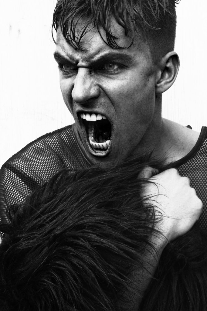 EkiBronja's tweet photo. New work with Luvgen. More work will be posted on my Instagram. https://t.co/btlD9IBooK