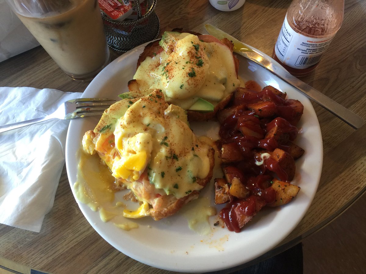 dj_thizz's tweet image. veggie eggs bene on deck #javapoint #benicia 😵🍳