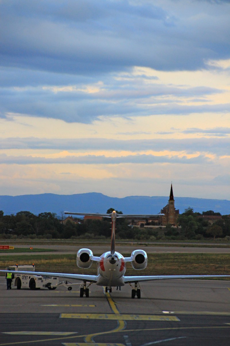 VirieuxPierre's tweet photo. Aller HOP ! @AirFranceFR @lyonaeroports https://t.co/Ihkl0VnT7C