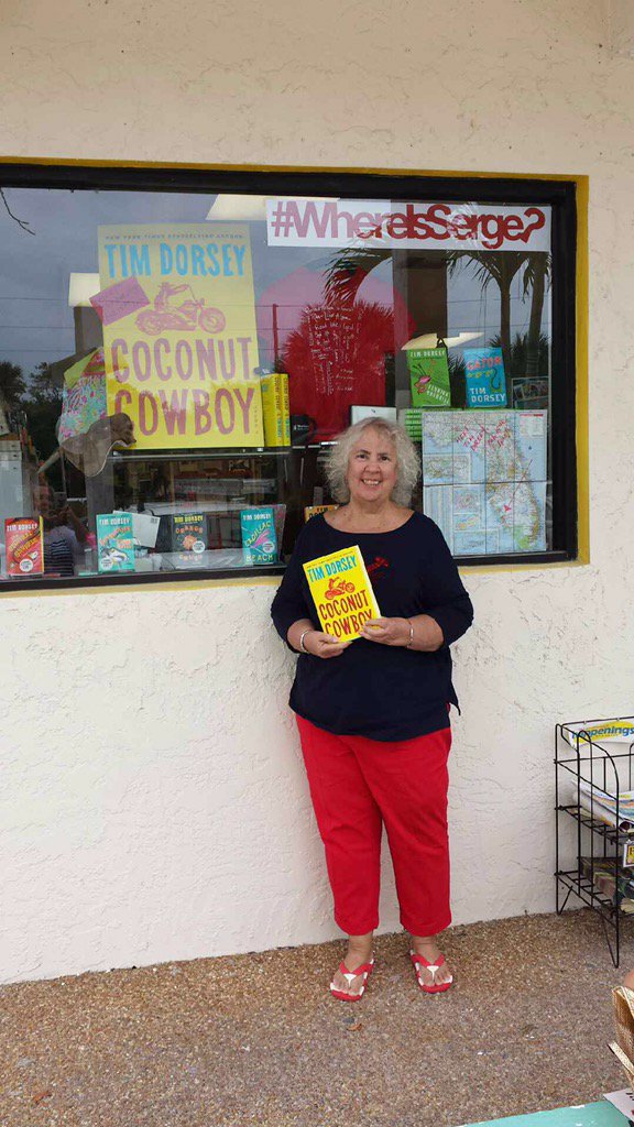 MacIntoshBooks1's tweet photo. #SergeStorms has many #Sanibel fans! Thanks @Tim_Dorsey https://t.co/z1KHd0Qj2E