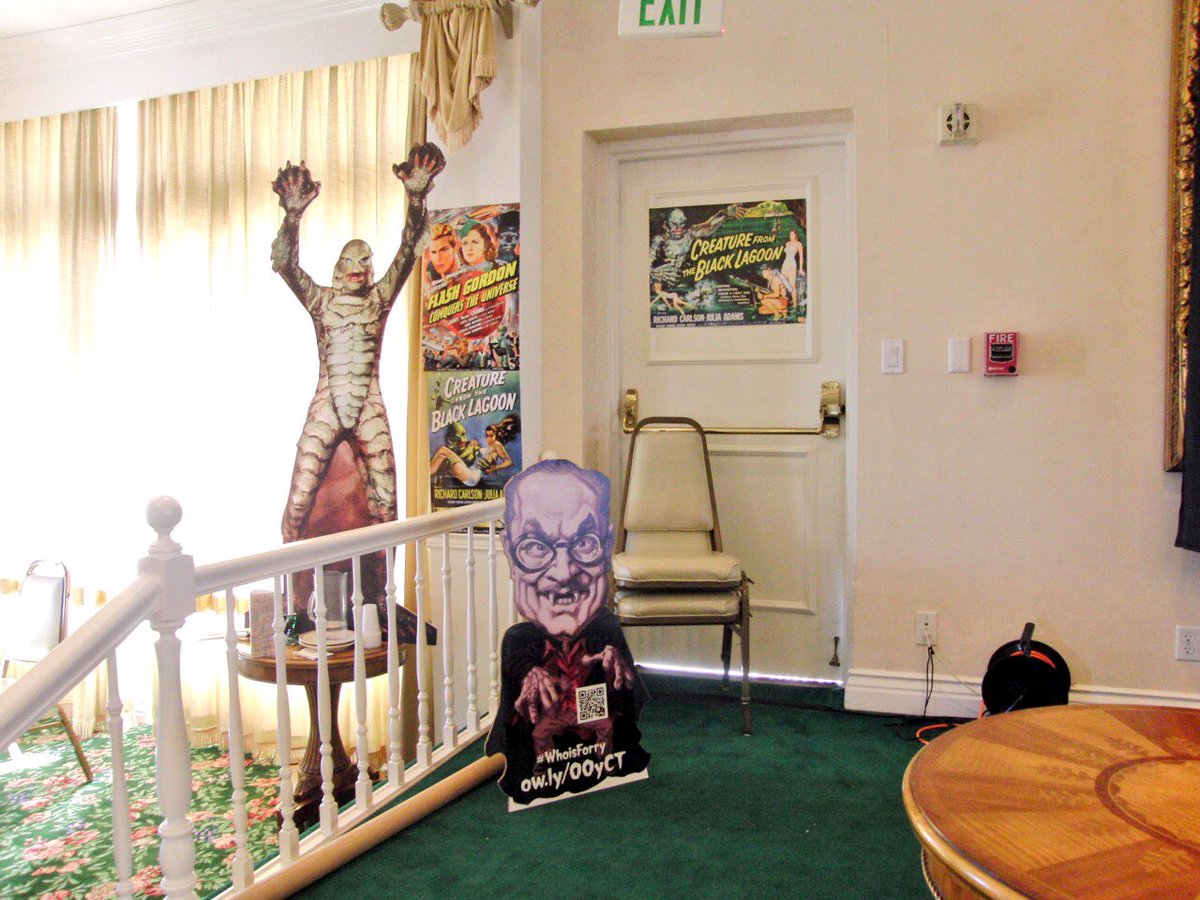 waywardnerd's tweet photo. The Comic Fest Cafe @sdcomicfest had Forrest “Ackermansion”-inspired decor. #sdcomicfest #sdcf2016 https://t.co/ondbJSsZUD