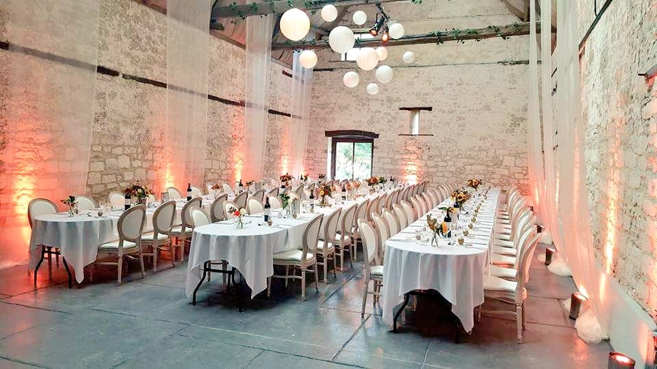 GorwellBarn's tweet photo. Hello #dorsethour! How did you spend #Valentines day? One romantic couple chose to get married @GorwellBarn https://t.co/SxNaIy5euL