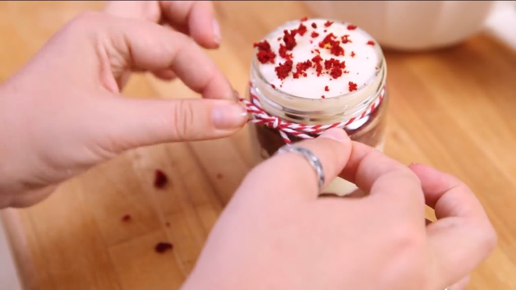 Tanya Bakes tweet media