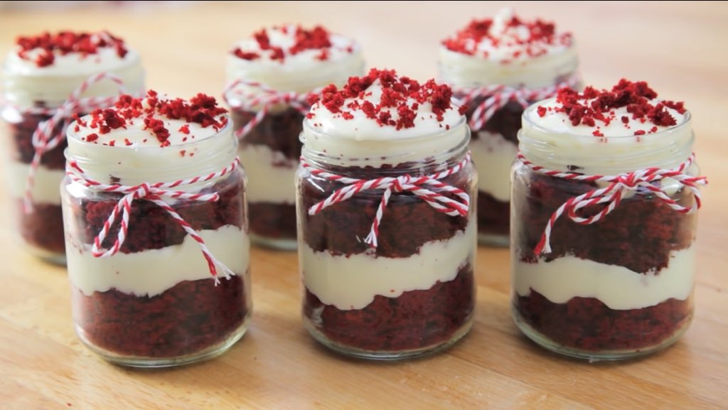 Tanya Bakes tweet media