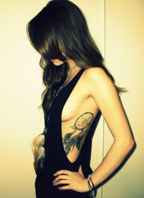 Inkedmag's tweet photo. The female rib tattoos in this list are for toughest chicks! #inked #ribpiece https://t.co/85dwMRNrMy https://t.co/POyjM6riRW