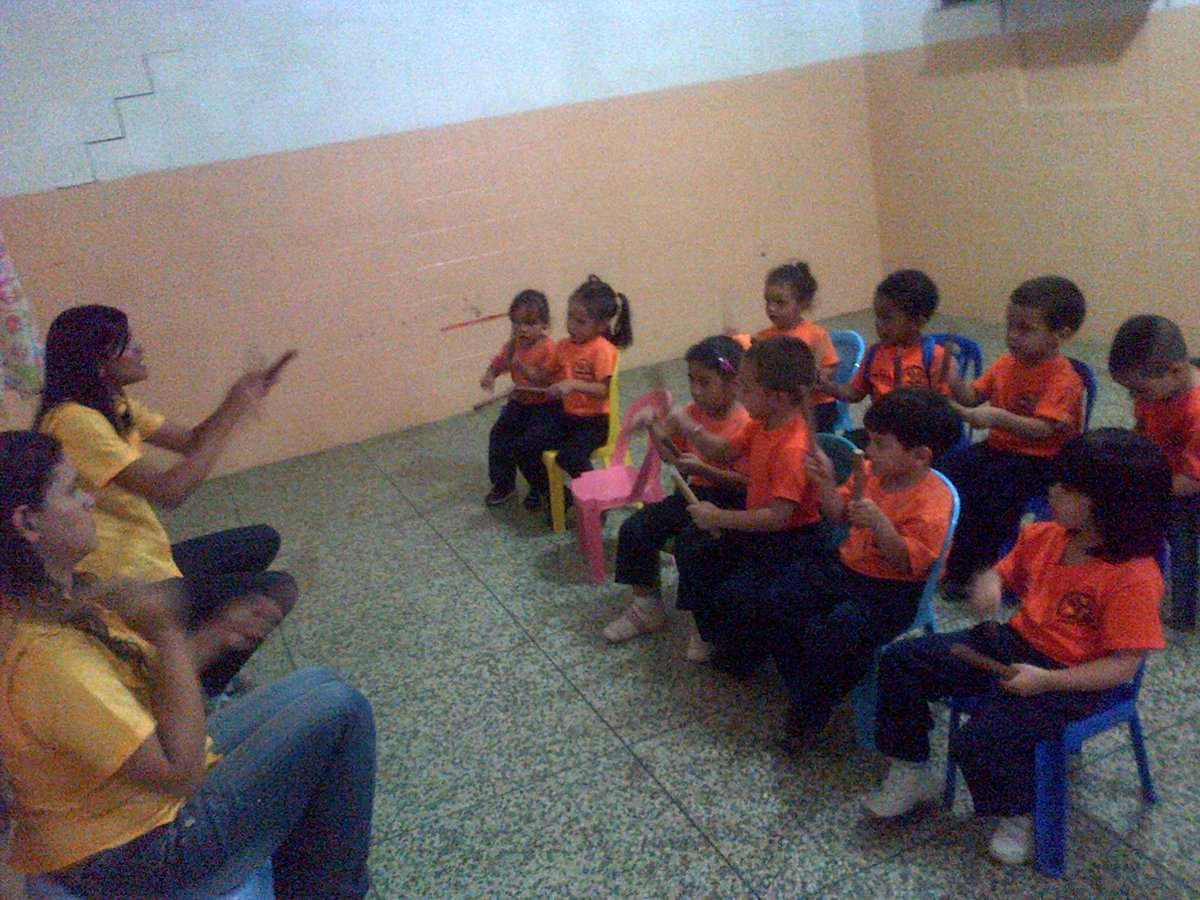 fosjiet's tweet photo. Inic musical El tigre #ElSistemaCumple41 @elsistema @SistemaAnz @FranjoBriceno https://t.co/JXLeo38g9z