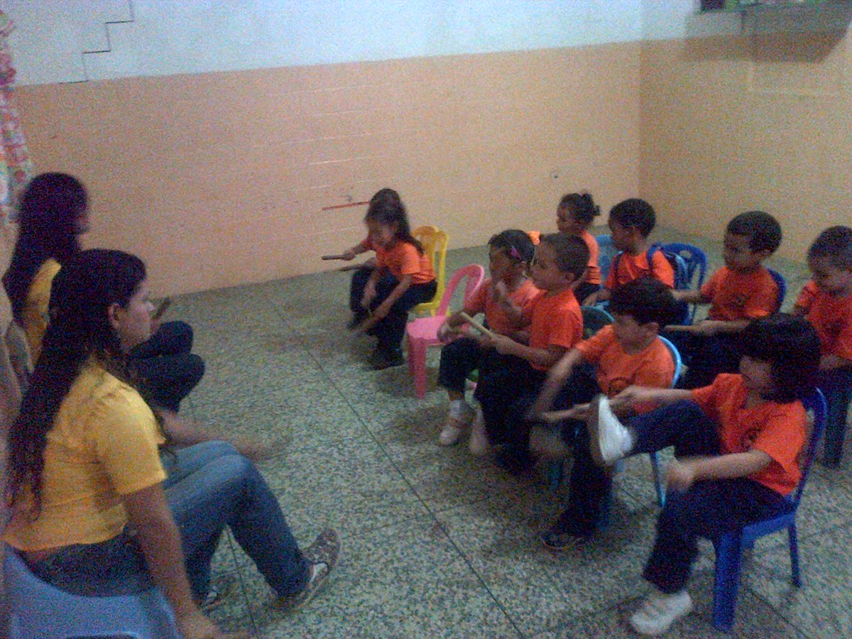 fosjiet's tweet photo. Inic musical El tigre #ElSistemaCumple41 @elsistema @SistemaAnz @FranjoBriceno https://t.co/JXLeo38g9z