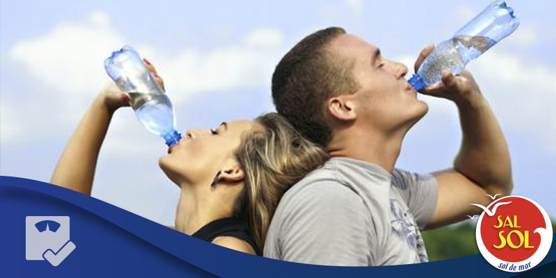 SalSol_'s tweet photo. El agua no puede faltar en tu vida, debes beber unos dos litros diarios. ¡No es tanto y te sentirás mejor! https://t.co/ljhclJh7xZ