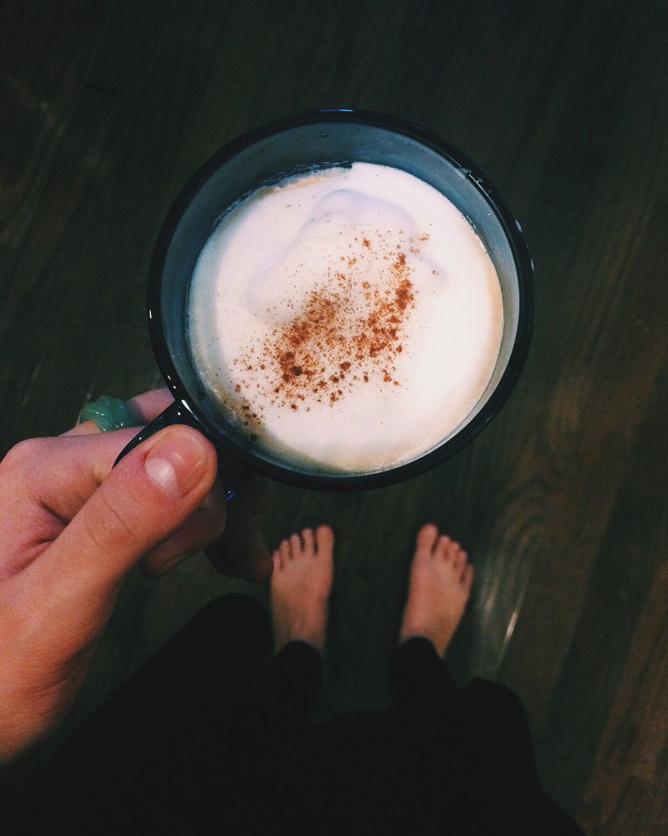 What inspires you in the morning? Teammate <a href="/MissJaymeMarkus/">Jayme Markus</a> shows us her morning cup. #my100cameras