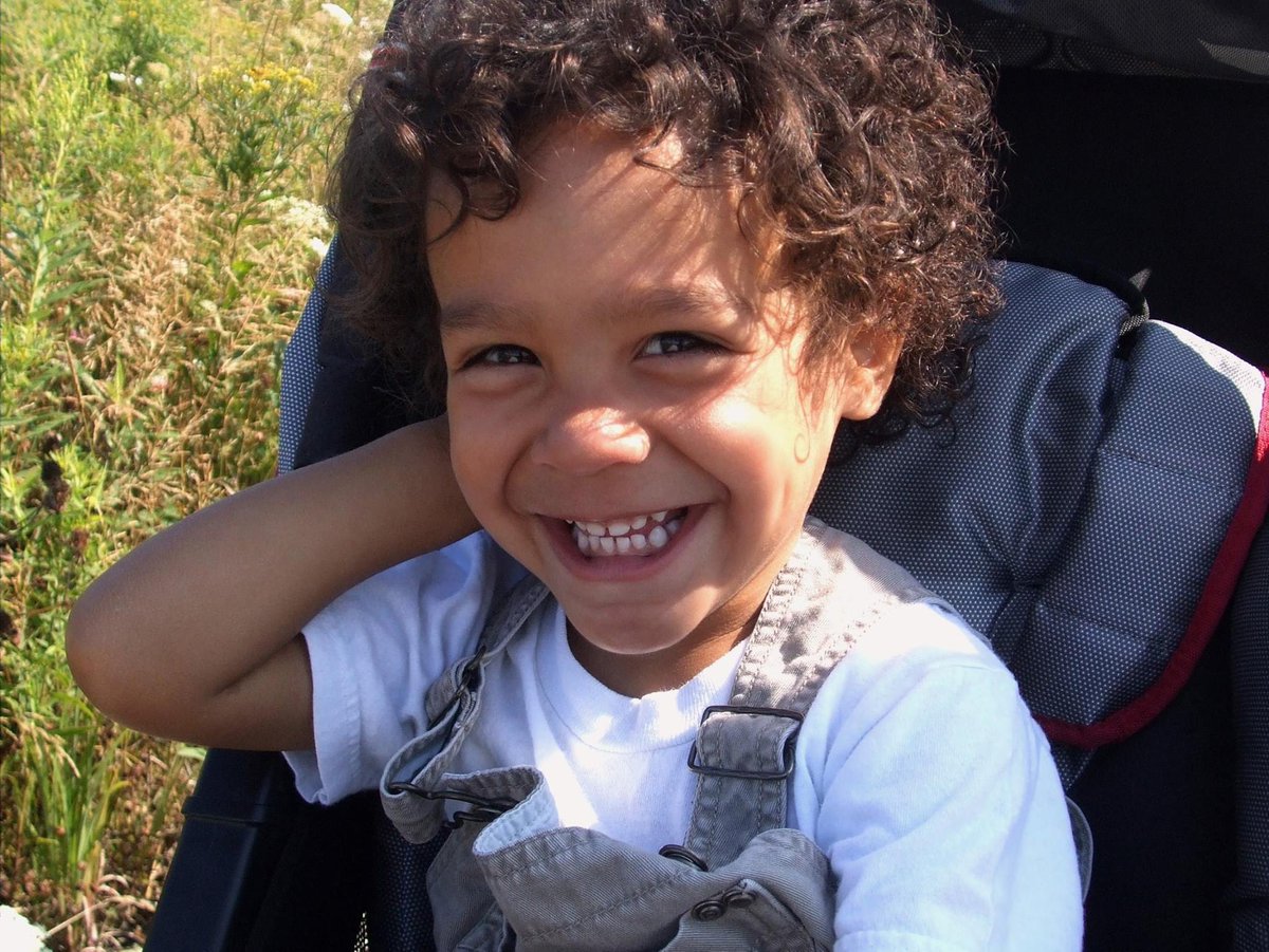 WHO's tweet image. It’s Intl #ChildhoodCancer Day. Read stories from affected families around the world goo.gl/6hvL7h