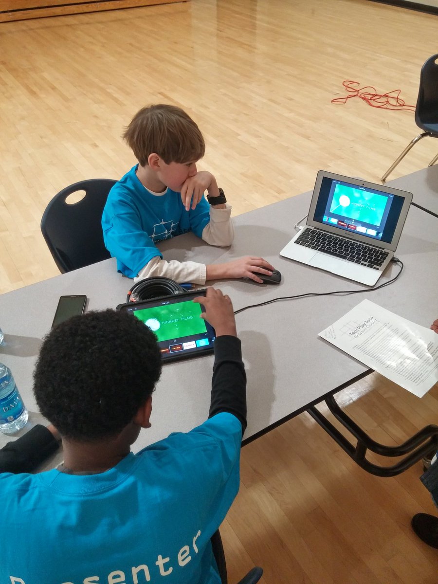 GraysonPlayDate's tweet photo. Some of Grayson Elementary's students showing teachers how to create a production using iMovie! #graysonplaydate https://t.co/BaZsEnaGpj