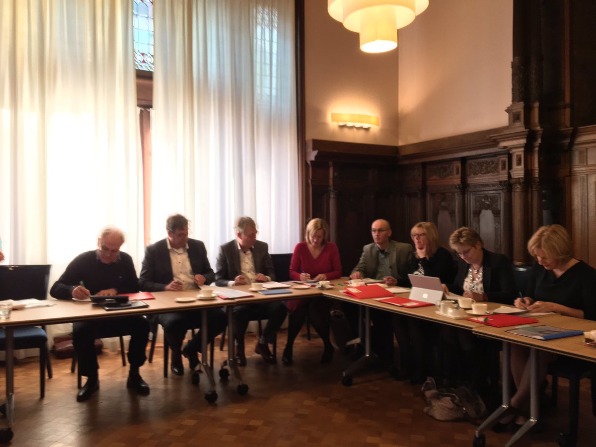 RaymondKoopmans's tweet photo. Feestelijke ondertekening van de nieuwe UKOM samenwerkingsovereenkomst. https://t.co/VssibuohaD