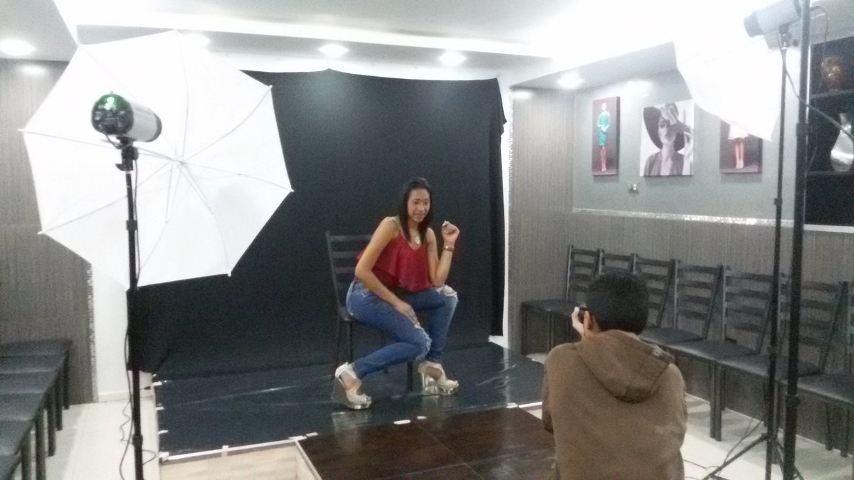 BelanKazar's tweet photo. En estos momentos, Sesión Fotográfica con #talentoBK en nuestras instalaciones. https://t.co/vZX559Uy2d