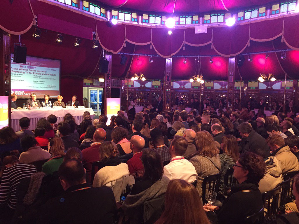 tanjaguess's tweet photo. Gute Debate im Spiegelzelt: Cross-Atlantic Series Success #DramaSeriesDays #BerlinaleMoments #efm2016 #Filmstiftung https://t.co/niFmVw2Yua