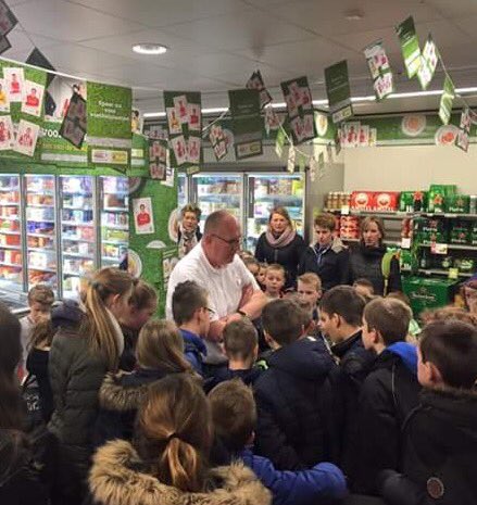 PLUS_Siemonsma's tweet photo. Donderdag 18 februari. Komt Pele van Anholt om 14.30 uur. Een middag vol verassingen. @plussupermarkt @scHeerenveen https://t.co/Bht5U1qfMx