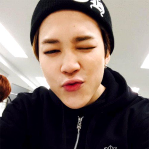 jiminsoulmat's tweet photo. park jimin só me fode mano #askarmy #askpopper https://t.co/8rcASxrDkg