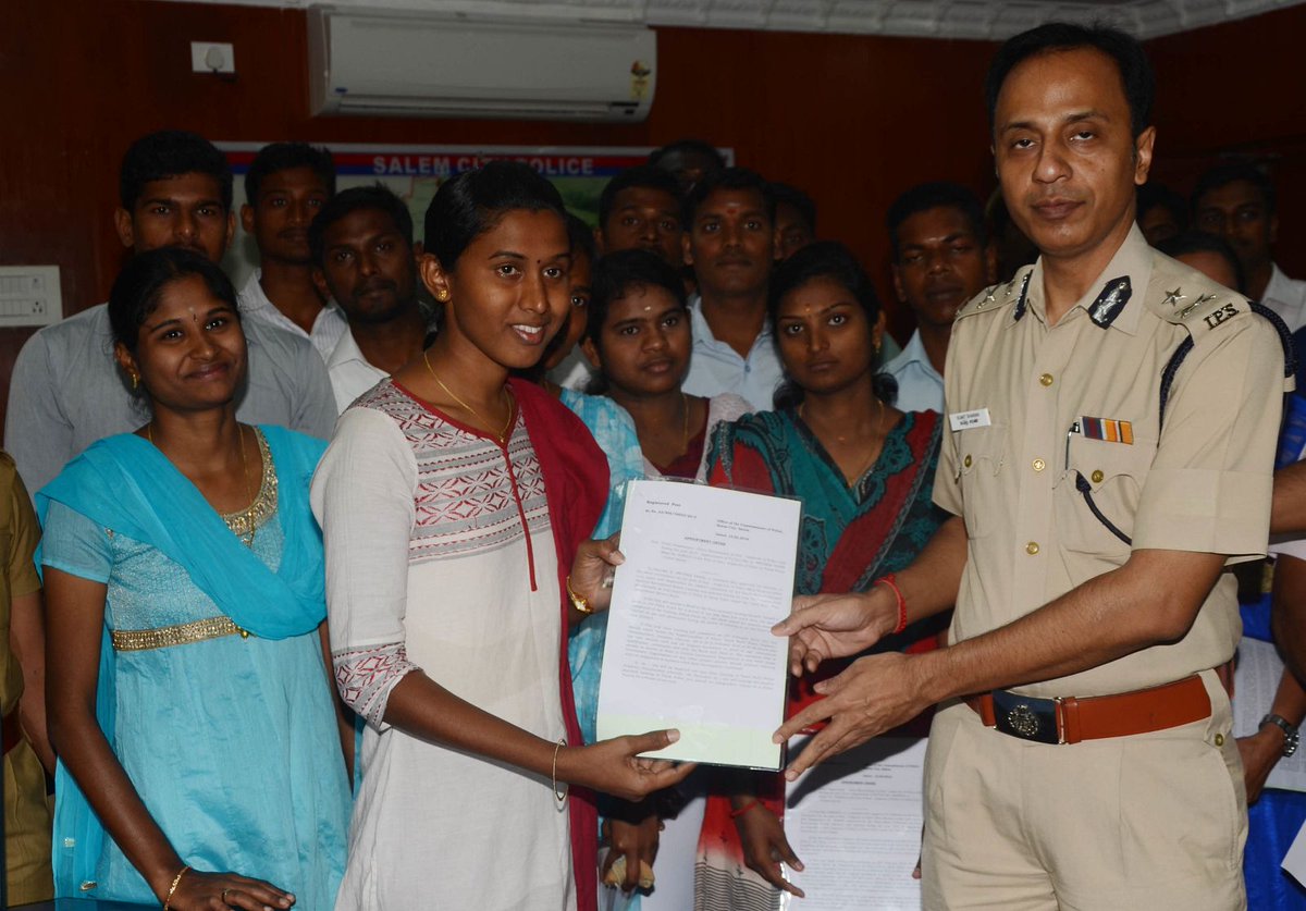 airnewsalerts's tweet image. India's first transgender sub inspector #PrithikaHasini receives appointment order. 

#AIRpics: Vijayakumar Salem