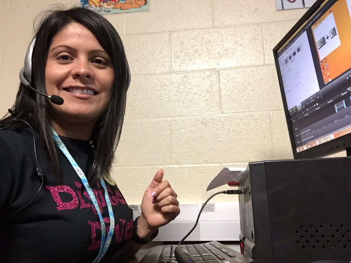 CavazosJan's tweet photo. #DWEDigitalDivas busy with Camtasia @DigitalDivas_DP @#dptech2016 https://t.co/8snwCc5ZCM