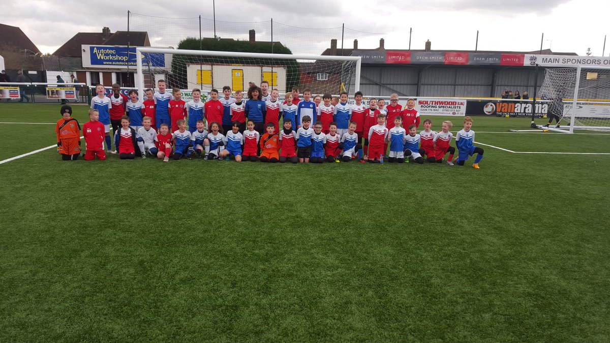 JDsFootballSch's tweet photo. 2 great games! Well done to both sets of U9s &amp; U10s. Thank you @VolentiAcademy @bobbybowry8 @Mooro1B for coming! ⚽⚽ https://t.co/hu16mzeKZD