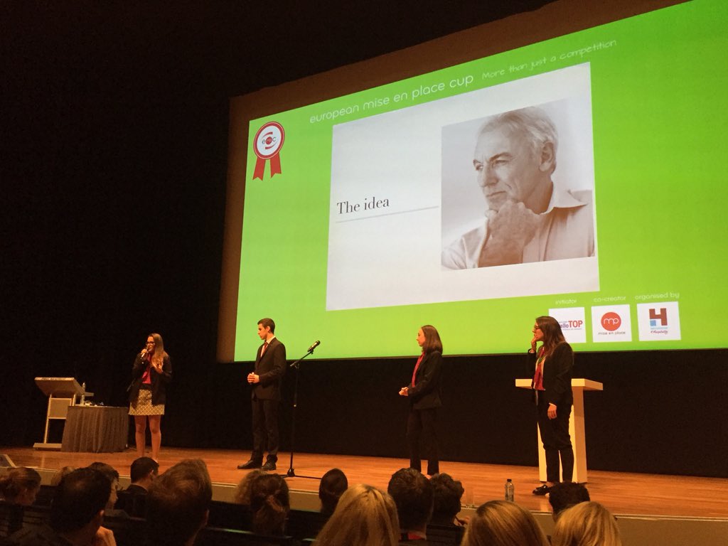eutdh's tweet photo. L'equip de l´@emcup_eutdh2016 presentant el seu projecte a la final de la competició #EMCUP2016 a #Maastricht. Sort! https://t.co/9FA5U6D2cu
