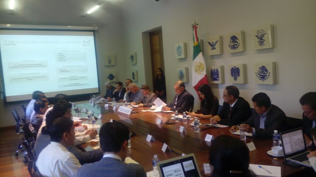 PlanecionGobOax's tweet photo. Inicia la ratificación del Consejo para el desarrollo Metropolitano de la cd. de Oaxaca 2016.
Preside @GabinoCue https://t.co/VN4y0kSC2h